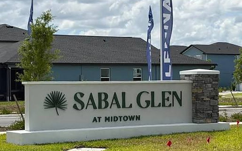 Sabal Glen entrance sign