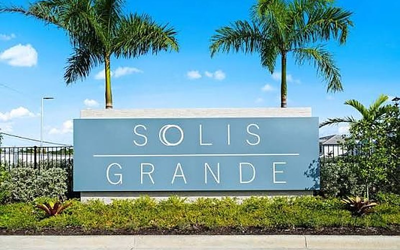 Solis Grande entrance sign